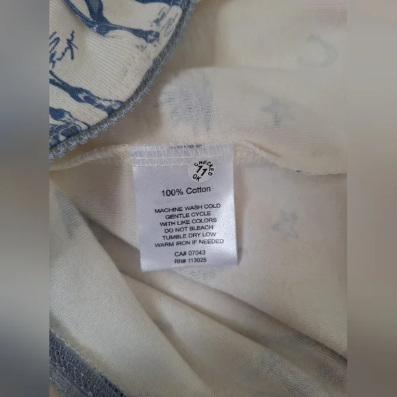 NWT Women's Messy Bun Just Chillin Cream and Blue Horse Crop Top Medium - Picture 4 of 9